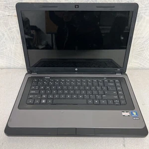 HP 2000-427cl Laptop - amd e450 apu - 4GB RAM - 300GB HDD - WIN 10 - Picture 1 of 9