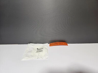 Chrysler 300 OEM Left LED Side Marker Lamp 2015 - 2023 - Изображение 1 из 4