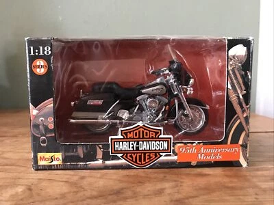 Maisto Series 3 Harley Davidson 1998 FLHT Electra Glide 95º Aniversário 1:18  - Imagem 1 de 3