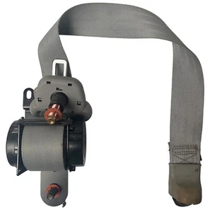 HYUNDAI TERRACAN CRDi HP Left Rear Seat Belt 3RD Row Back 01 02 03 04 05 06 07 - Picture 1 of 6