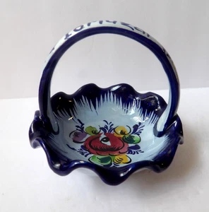 Hand Painted Vintage Ceramic Basket W/Handle Made in Portugal Signed - Picture 1 of 4