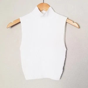 Babaton by Aritzia Sculpt Knit Mockneck Tank Größe XS Rippstrick Crop weiß 68 $ - Bild 1 von 13