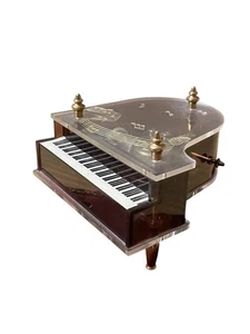 Music Box pianoforte a coda Sankyo Clear Lucite vintage anni 70 funziona classico Wind Up Love - Foto 1 di 4