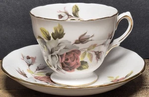Ridgway Potteries Royal Vale Teacup & Saucer Set English Bone China Cottage Core - Picture 1 of 10