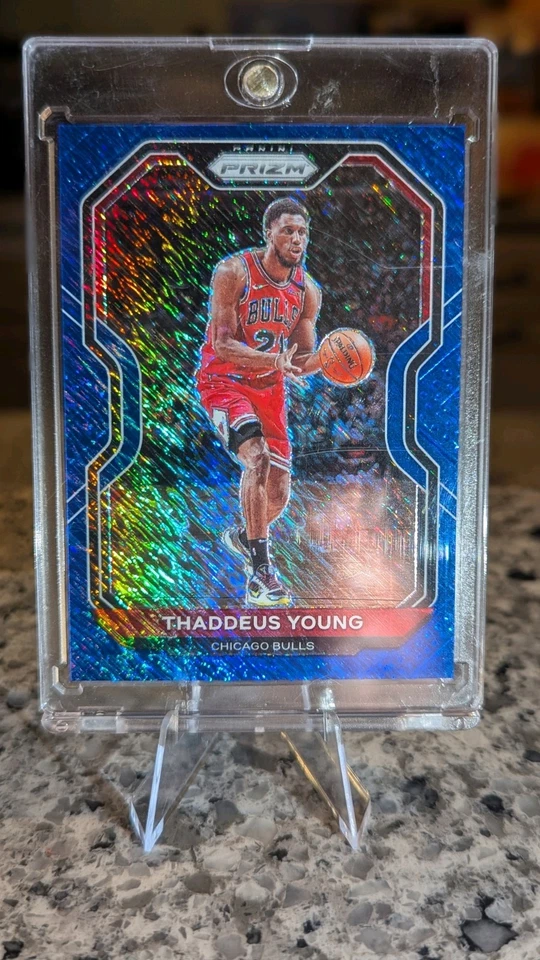 Thaddeus Young Blue Shimmer Prizim #165 bajo numerado 16/35 Foto 1 de 3