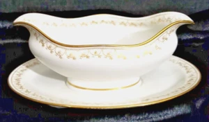 Haviland Limoges Porcelain Gravy Boat, Large 9" (White w/ Gold and Floral Trim). - Picture 1 of 10