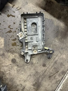 2009-2023 VOLKSWAGEN PASSAT 2.0L BATTERY TRAY HOLDER SUPPORT BRACKET OEM - Picture 1 of 1