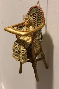 Vintage "The House of Louis Nichole Victorian Doll In High Chair Ornament" 1999 - Bild 1 von 4