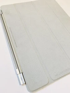 Apple Smart Cover iPad 2 (2nd) and iPad (3rd Generation) - Gray 9.7โ Magnetic - Picture 1 of 6
