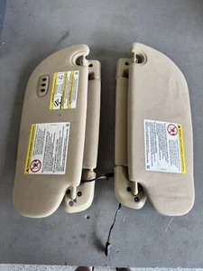 15 16 17 Ford Expedition Front Left Right Sunvisor Sun Visor Set Beige 1385 OEM - Picture 1 of 11