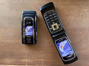 Lot of 45 - NOKIA 6555 Flip Phones Dummy Phone Mock Toy Replicas - Picture 1 of 7