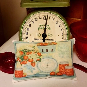 Strawberries & Jam Vintage Inspired Tuck Pillow PRIMITIVE Peg / Door Hanger - Picture 1 of 1
