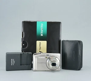Fujifilm Finepix F50fd Digital Camera: 12MP, 3x Optical Zoom - & Case & Charger - Picture 1 of 10