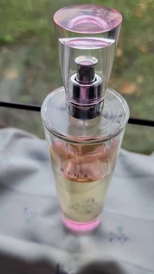 Perfume rosa Victoria's Secret 2,5 OZ Foto 1 de 4