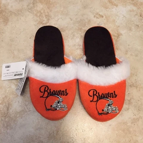 NFL WOMEN'S CLEVELAND BROWNS, women's slippers, SMALL (5/6) Cover