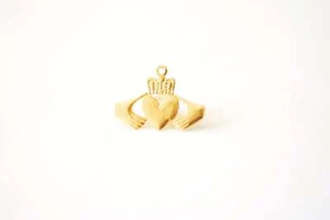 14k Gold Wholesale Filled 16x10mm Irish Claddagh Crown Heart Charm with attached - Bild 1 von 3