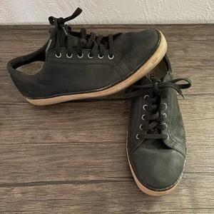 UGG Australia Suede Lace Up Shoes Womens 8.5 Black Fashion Sneakers Casual - Picture 1 of 11