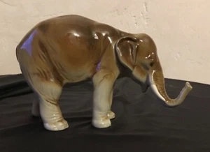 Ancienne statue éléphant porcelaine animalière Royal Dux - Picture 1 of 5
