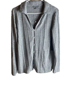 NWT Absolutely Famous Women's Gray Long Sleeves Top/ Sz Médium - Picture 1 of 7