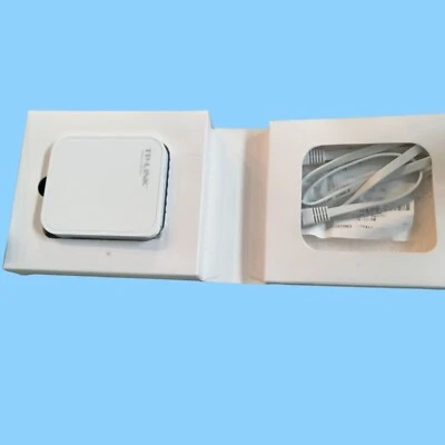 TP Link Instant WiFi Hot Spot Wireless N150 Mini Pocket Router TL WR700N Cord - Image 1 of 4