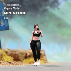 1/64 Miniaturen Fitness Beauty Girl Szene Requisiten Modell Figuren für Autos Fahrzeuge - Bild 1 von 6