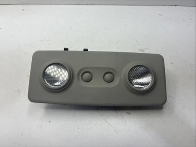 GMC Acadia 2007-2016 y Enclave techo trasero domo lámpara bisel - OEM Foto 1 de 4