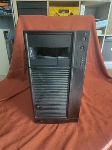Tour informatique Delta Electronics, vide, sans internes - Photo 1/8