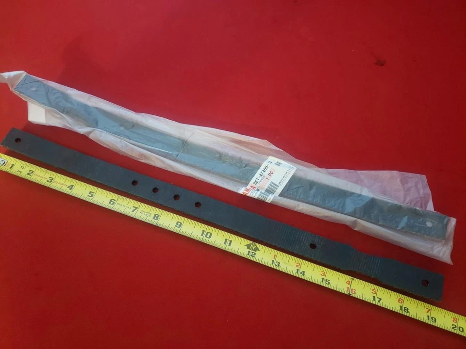 Nuevo par de correas límite (2) OEM Yamaha 8ET-47495-10 Venture Lite Stopper moto de nieve Foto 1 de 1