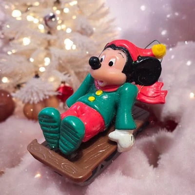 "Adorno de Navidad vintage de Mickey Mouse en un trineo de 2""" Foto 1 de 4