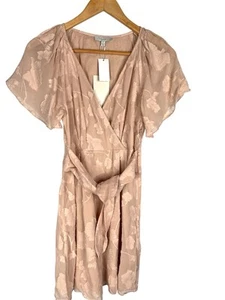 Vestido Corto Para Mujer JOIE Rosa Claro Floral Leighan Imitación Envolvente Nuevo con Etiquetas Talla 0 - Imagen 1 de 5