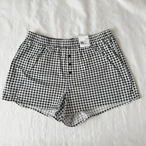 NWT Forever 21 Cotton Gingham Checkered Plaid Shorts Black White Pockets 0X - Picture 1 of 6