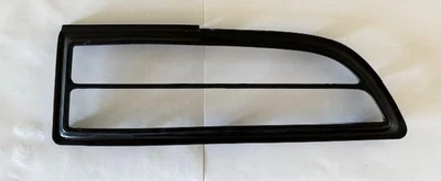 Pontiac Firebird T/A 1970-73 bisel de luz trasera - lado del pasajero (OEM - USADO) Foto 1 de 3