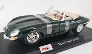 MAISTO 1:18 Scale Jaguar E Type Cabriolet in Green - Diecast Model Car - Picture 1 of 11