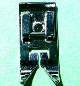 Pie a presión de metal 5 mm Zig Zag para buenas máquinas de coser ama de llaves - Imagen 1 de 5