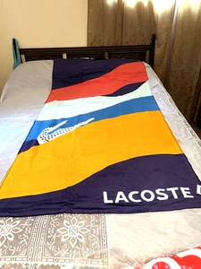 Neu mit Etikett Lacoste 100 % Baumwolle Strandtuch, 36”-72” Crocosurf Skipper blau - Bild 1 von 11