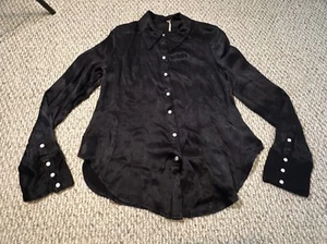 Free People Top nero con bottoni plissettato XS TP - Foto 1 di 5