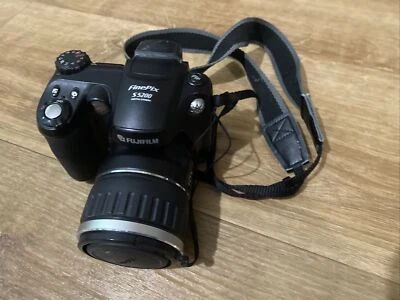 Fujifilm FinePix S Series S5200 5.1MP Digital Camera - Black - Image 1 of 4