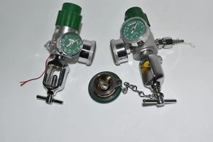 ^^ Veriflo Corp. Oxygen Regulator 19600624 -- Lot of 2 (MRG61) - Picture 1 of 2