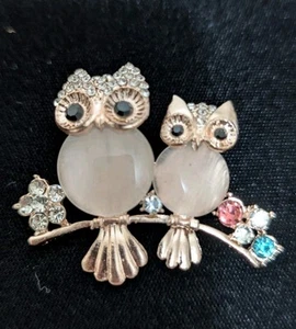 TWO OWLS ON BRANCH SPARKLY BROOCH PIN FANCY STATEMENT PIECE - Picture 1 of 3