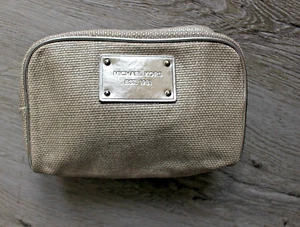 Michael Kors Rare Vintage Beige Shiny Make Up Cosmetic Travel Pouch Logo - Picture 1 of 5