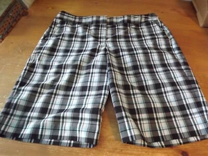 SHORTS BERMUDA MUJER IZOD PERFORM Turquesa, Negro, Blanco Cuadros Talla 12 - Imagen 1 de 8