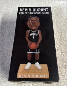 Kevin Durant Gamestop Esclusivo Bobblehead 2021 Brooklyn Nets NBA Nuovo🔥! - Foto 1 di 3