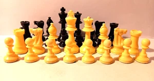 Vintage Chess Pieces Cream & Black Acrylic Set (b) - Picture 1 of 12
