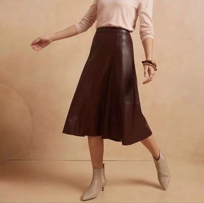 Falda de Cuero Banana Republic Vegana Midi Burdeos Beso Marrón Talla 6 Pequeña 6P Usada en Excelente Condición Foto 1 de 4