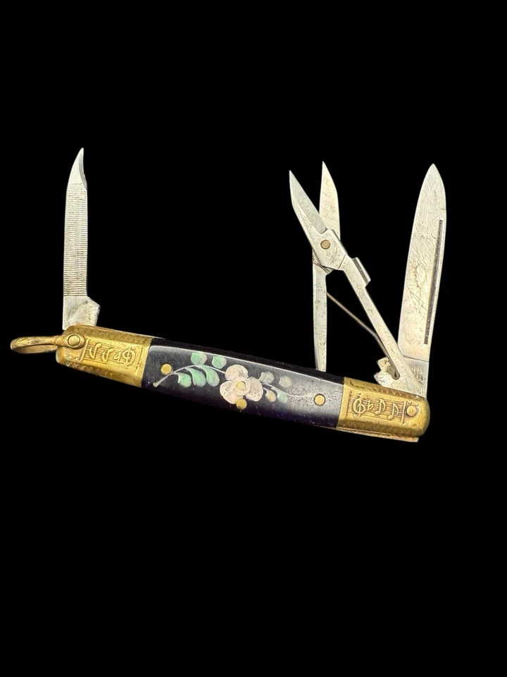 🔥 Navaja de Bolsillo Miniatura Vintage - Diseño de Notas Florales y Musicales Resina Rosa Foto 1 de 4