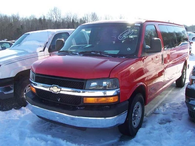 Brazo de control inferior delantero derecho Chevrolet Express 3500 Van 2003-2024 4X2 636 Foto 1 de 4