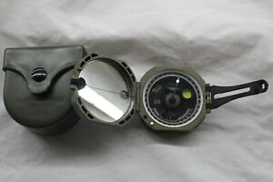 US MILITARY M2 UNMOUNTED MAGNETIC COMPASS W/ HARD CASE - DATED 06/20