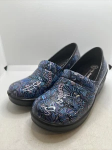 Easy Works By Easy Street Lyndee Women's Size 7M Blue Slip Resistant Clogs Shoes - Picture 1 of 11