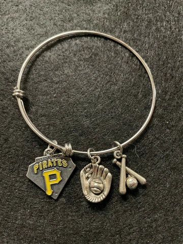 Brand New Womens Pittsburgh Pirates Cute Silver Wire 3 Charm Bracelet ~One Size Cover