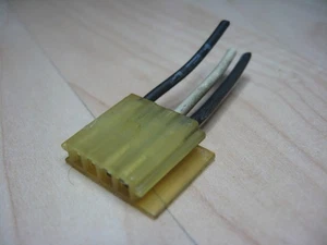 Volvo Connector w/ Wiring for GTD Differential Lock or 5th Wheel Switch #M266EH - Bild 1 von 7